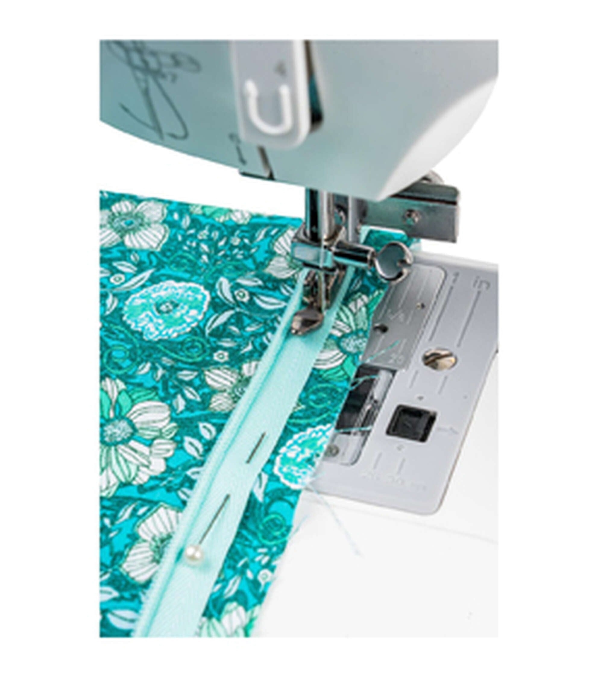 SINGER Vertical Needle Zipper Foot
