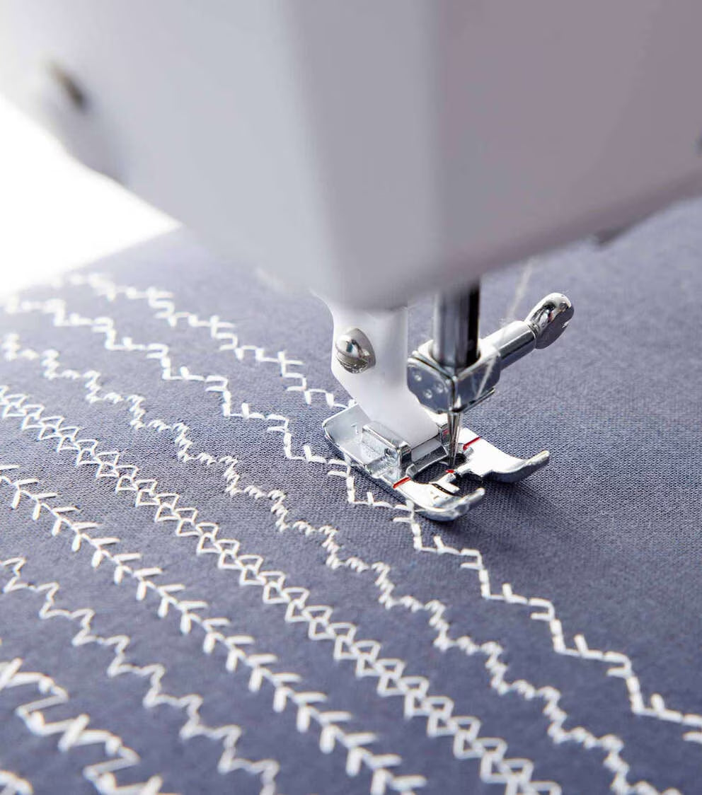 Husqvarna Viking Onyx 25 Sewing Machine