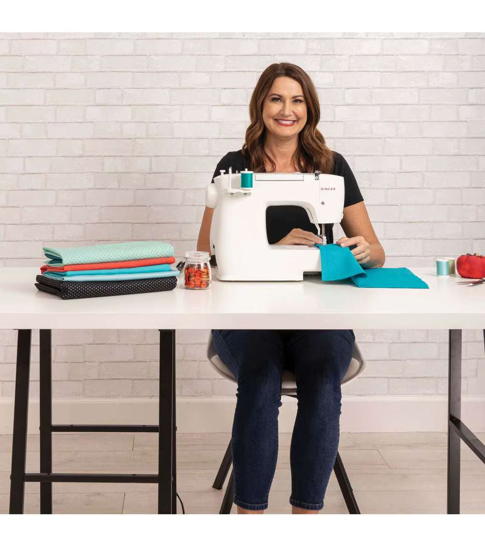 SINGER M2100 Sewing Machine