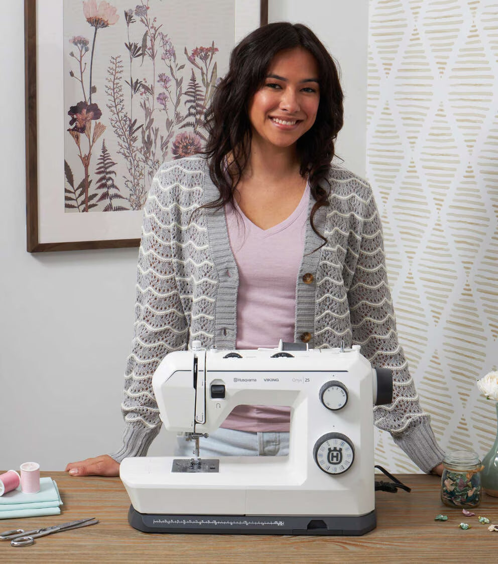 Husqvarna Viking Onyx 25 Sewing Machine